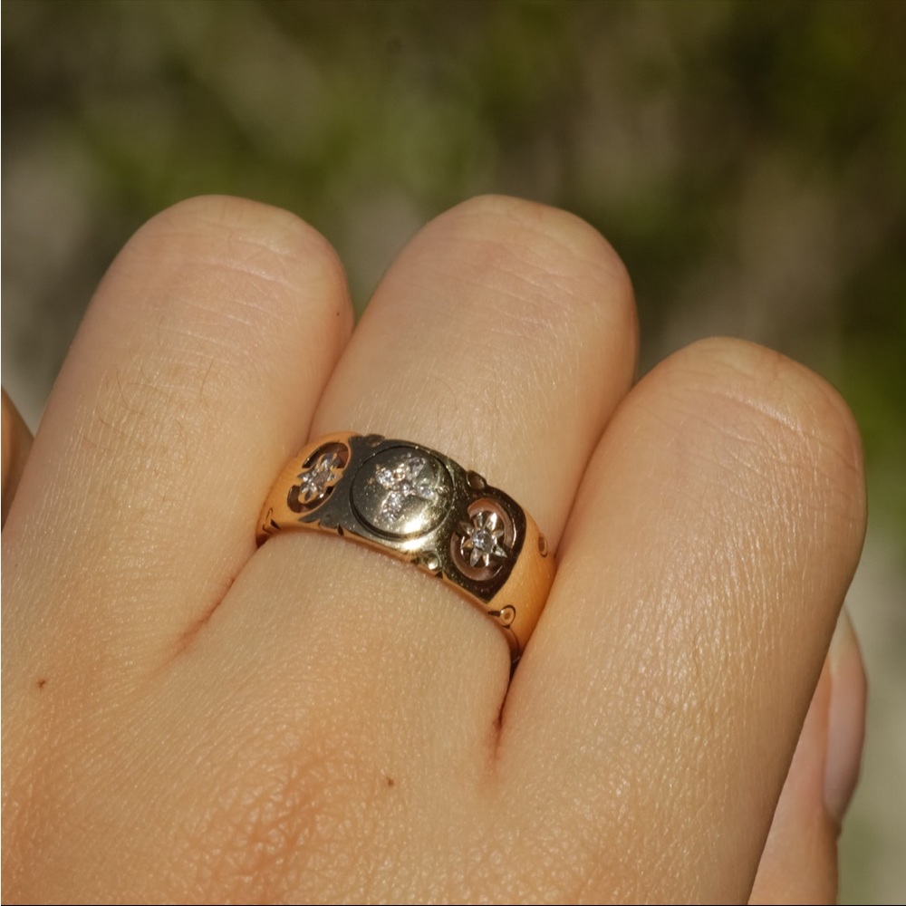 *FLASH SALE* Vintage Diamond Band